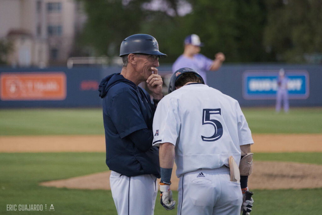 UTSA baseball coach pat hallmark