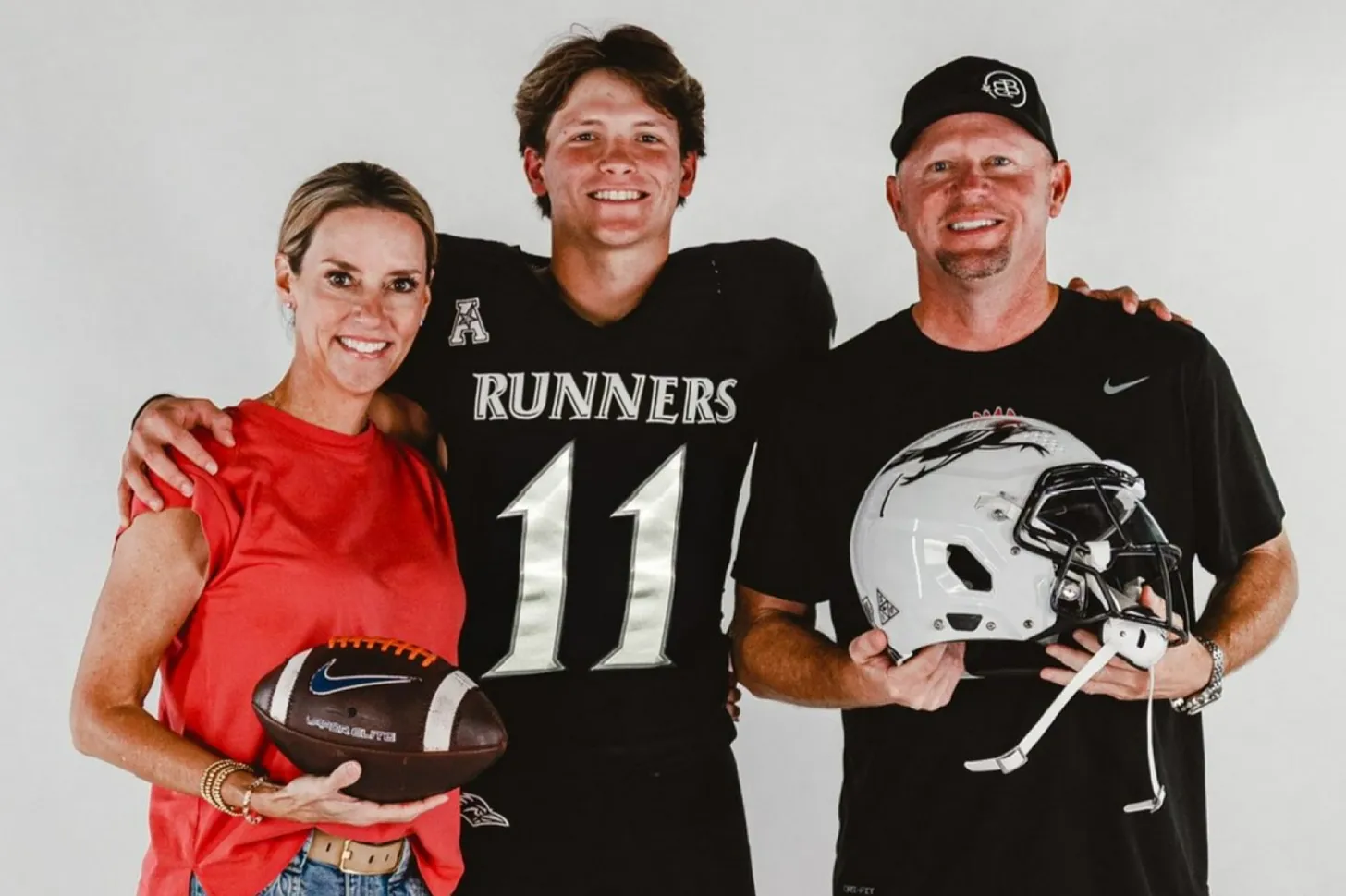 Maguire Gasperson with his parents at his UTSA official visit (Photo by Maguire Gasperson)