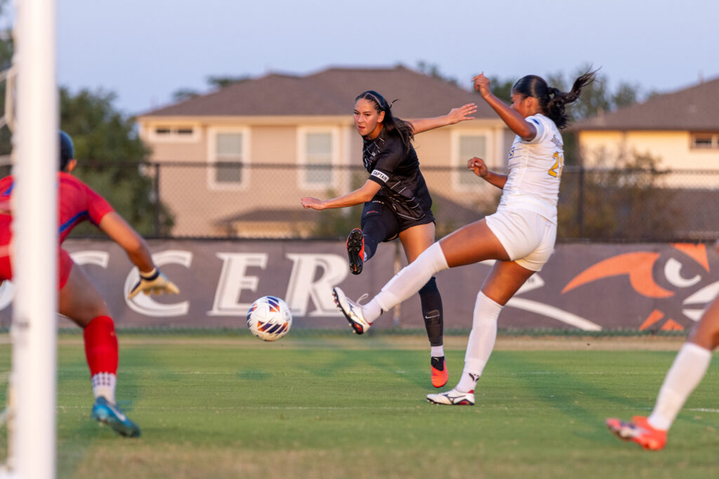 UTSA remains undefeated with decisive win over St. Mary’s